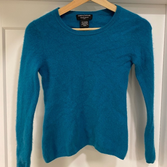 Lord & Taylor Cashmere sweater - Picture 1 of 3
